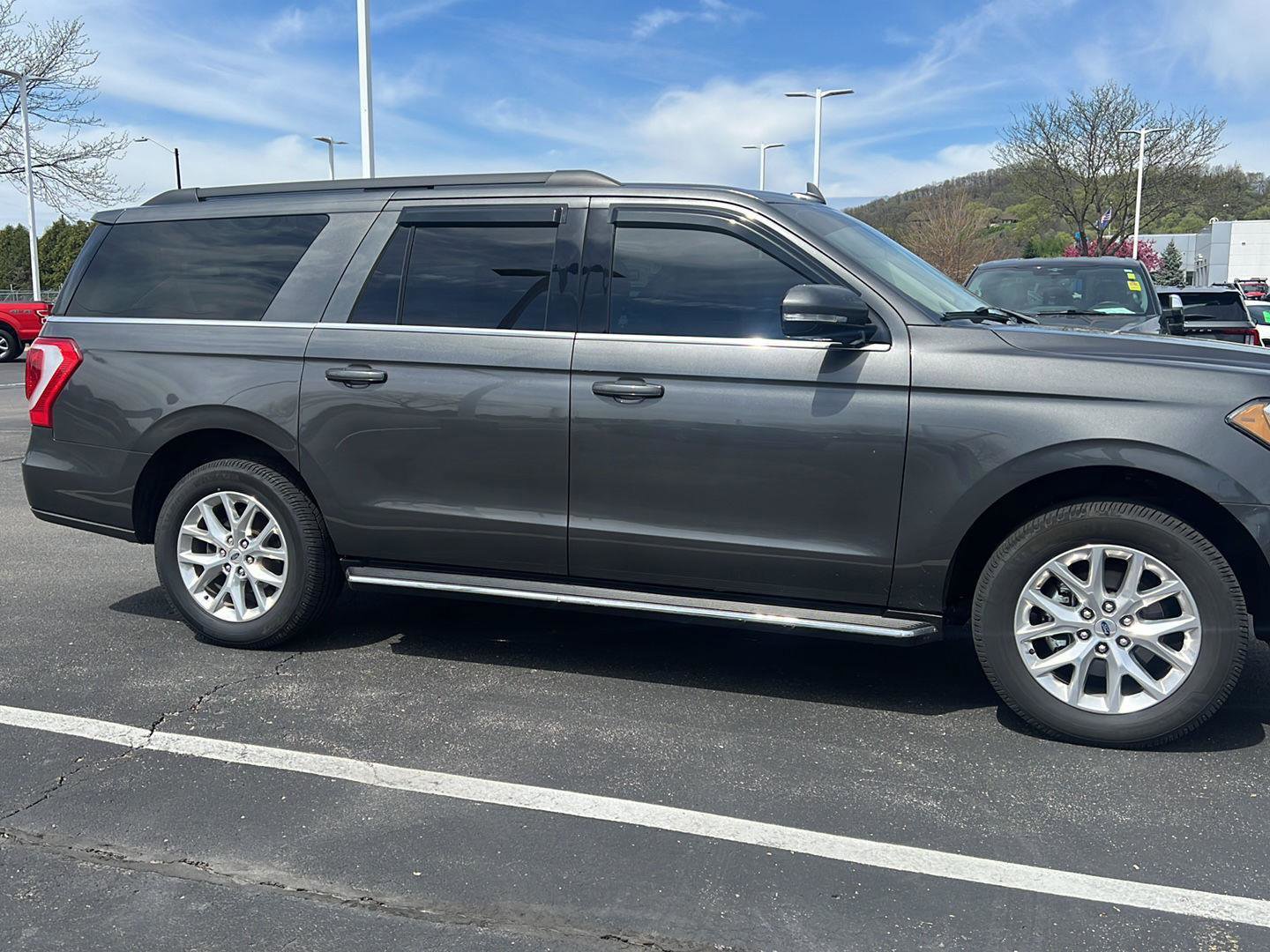 Used 2020 Ford Expedition Max XLT w/ Equipment Group 202A AWD/4WD image 3