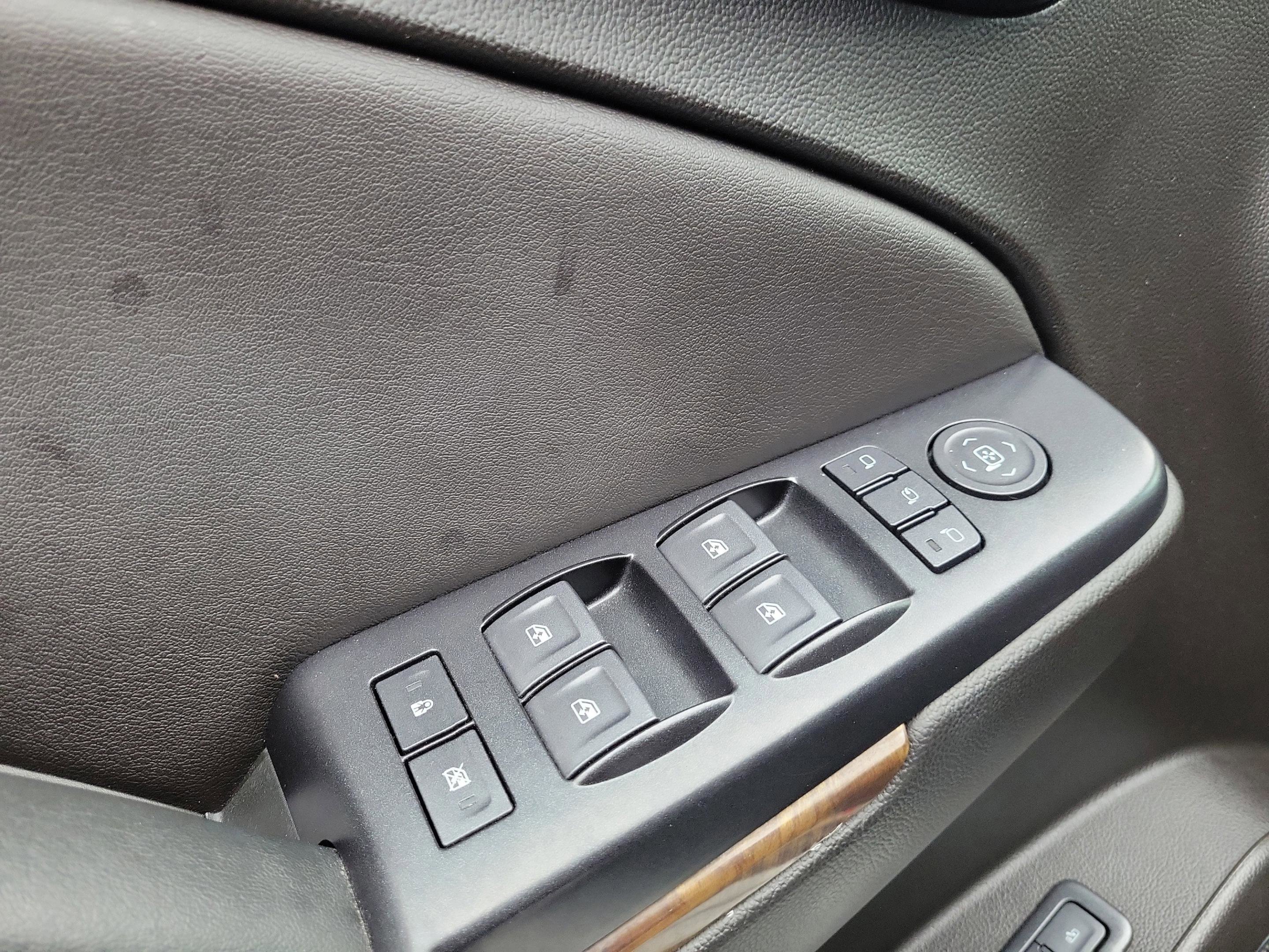 Used 2019 Chevrolet Suburban LT image 24