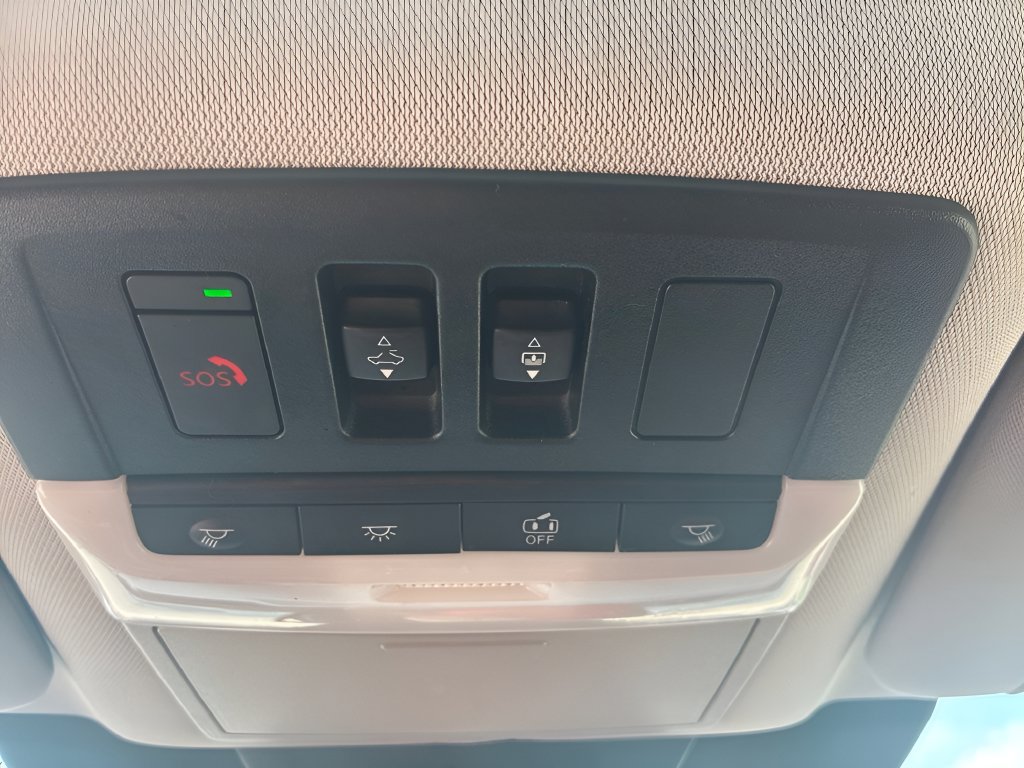 Used 2023 Nissan Pathfinder Platinum AWD/4WD image 33