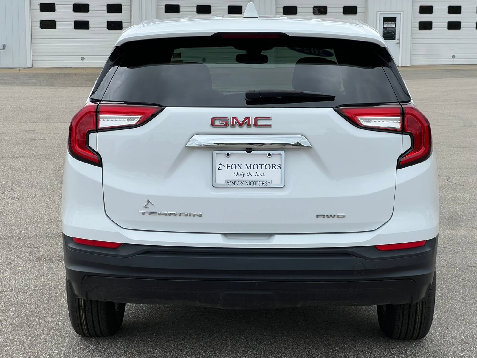 Used 2024 GMC Terrain SLE AWD/4WD image 40