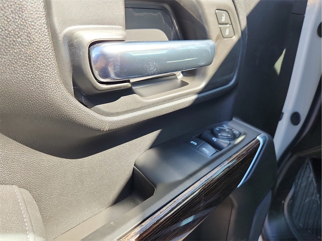 New 2026 GMC Sierra 3500 SLE image 17