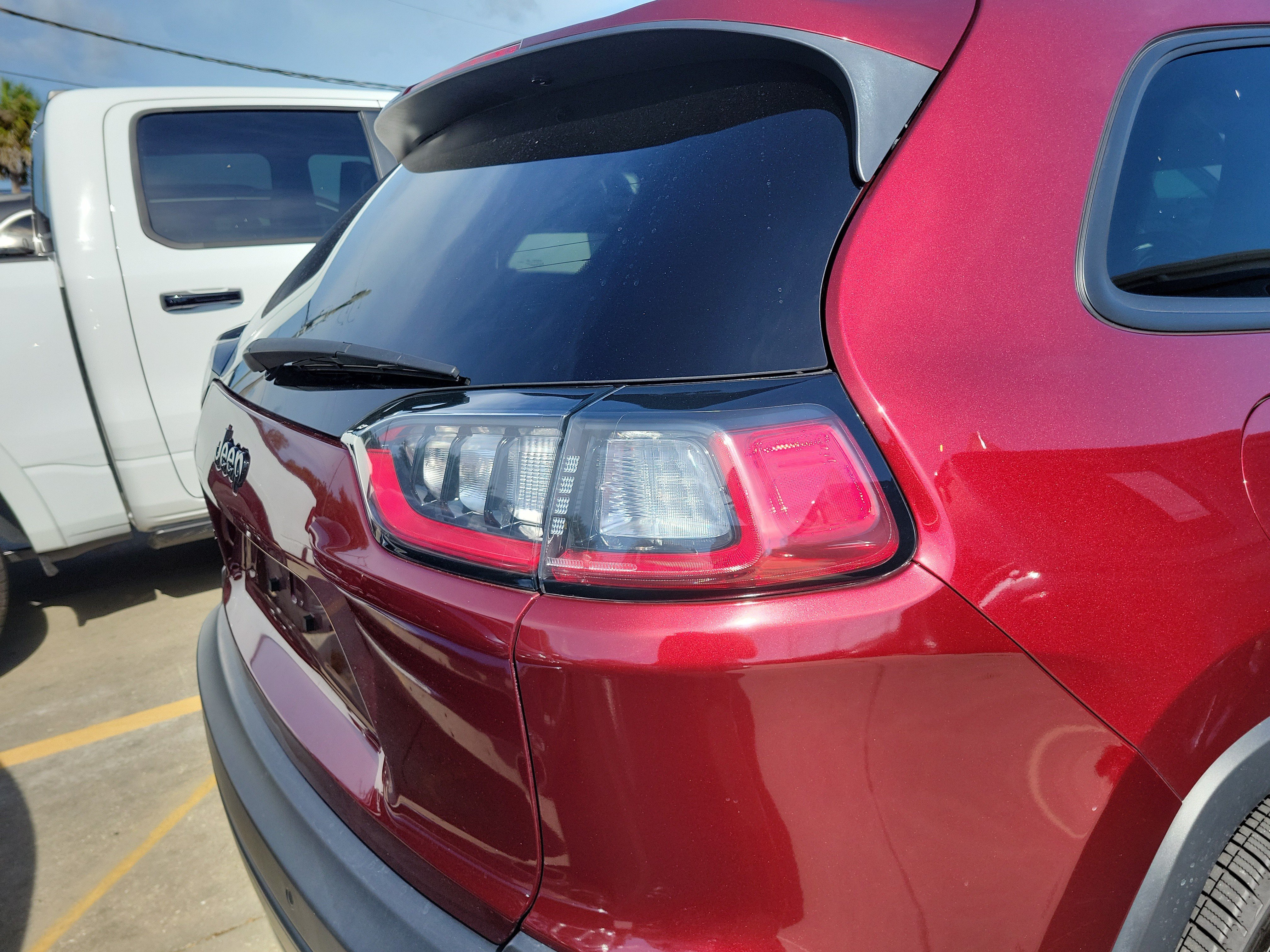 Used 2020 Jeep Cherokee Latitude Plus AWD/4WD image 10