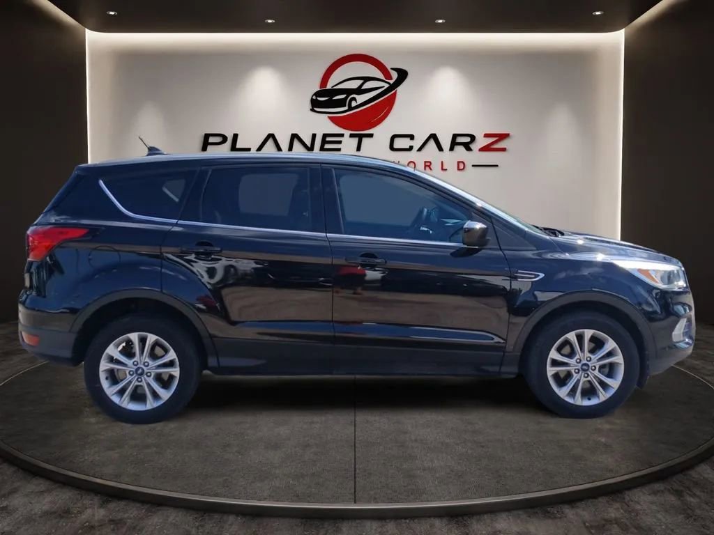 Used 2019 Ford Escape SE FWD image 6