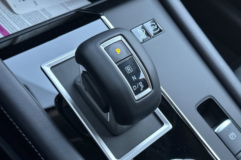 New 2025 Mitsubishi Outlander SE image 22