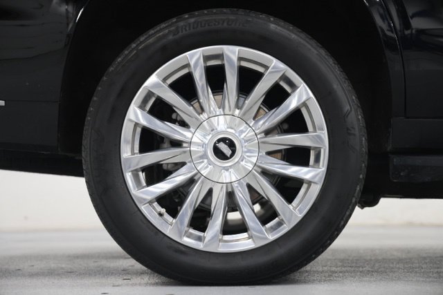 Used 2023 Cadillac Escalade Premium Luxury w/ LPO, Floor Liner Package AWD/4WD image 16