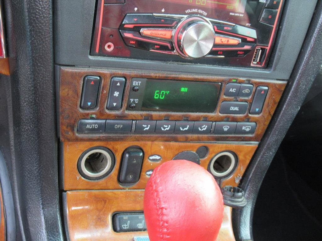 Used 2003 Ford Thunderbird Deluxe image 18