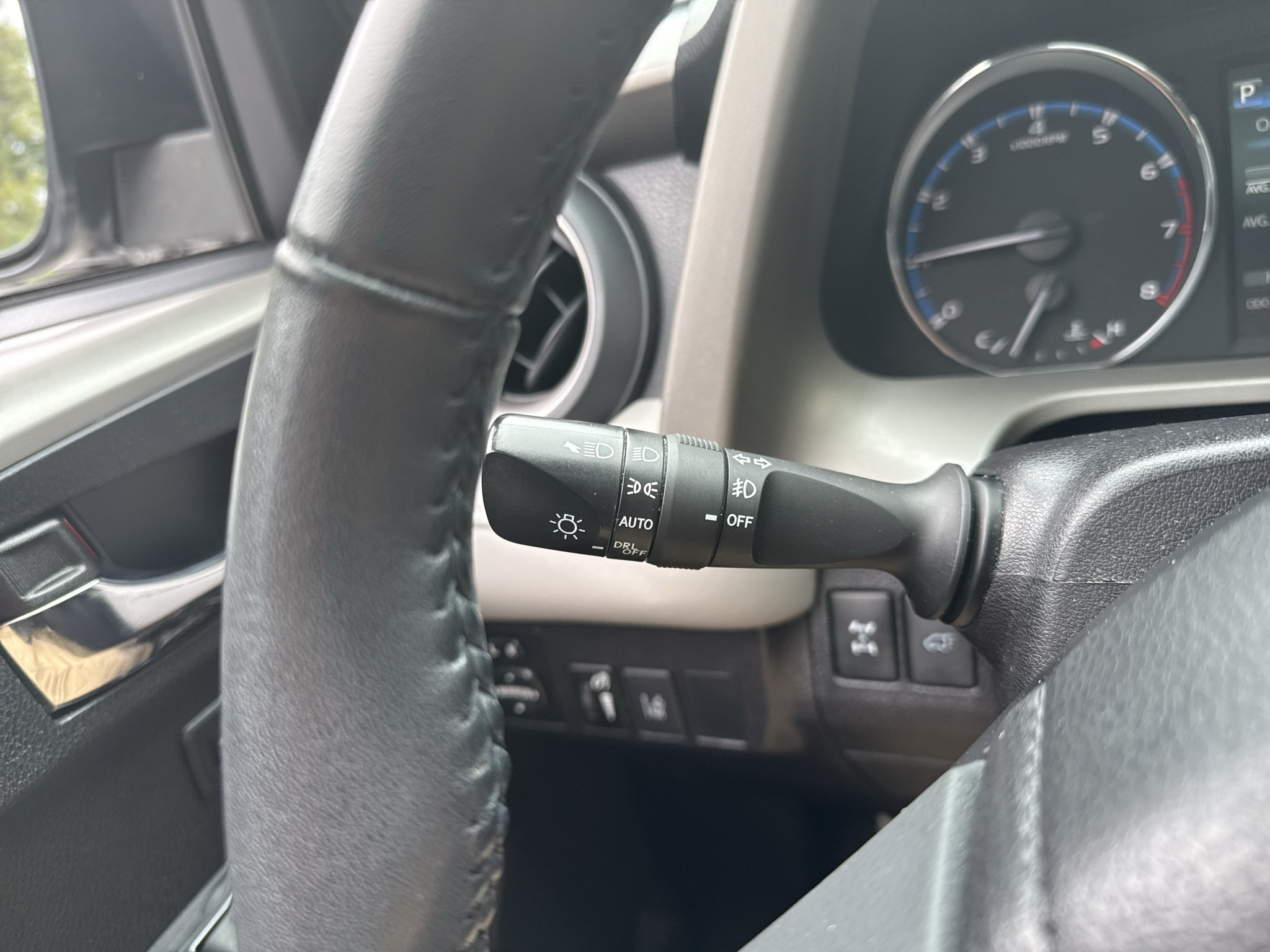 Used 2017 Toyota RAV4 Limited w/ Advanced Technology Package AWD/4WD image 18