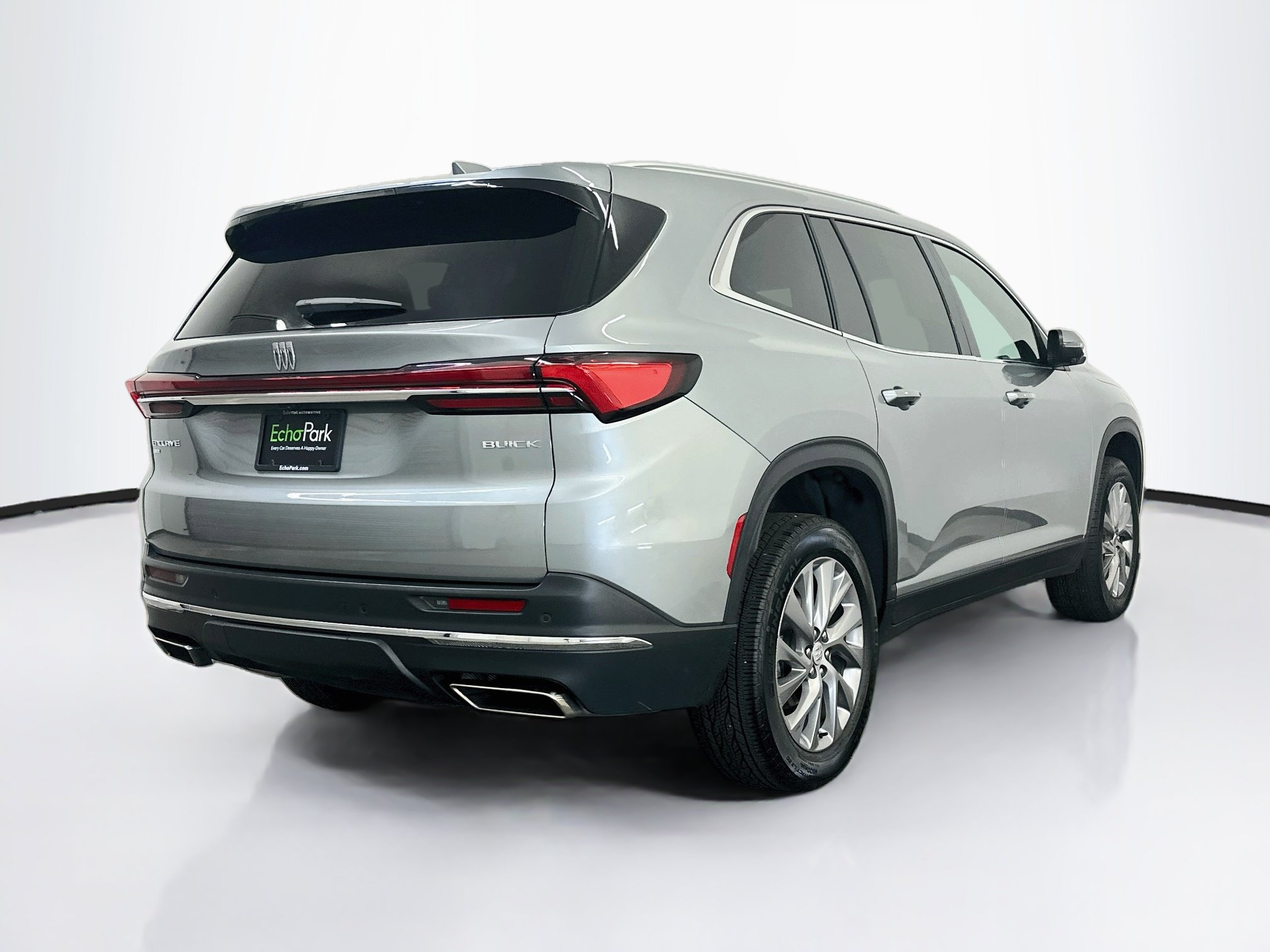 Used 2025 Buick Enclave Preferred AWD/4WD image 9