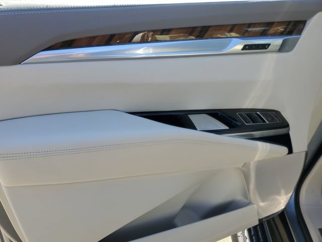 Used 2025 Cadillac Escalade ESV Sport Platinum w/ LPO, Floor Liner Package AWD/4WD image 21