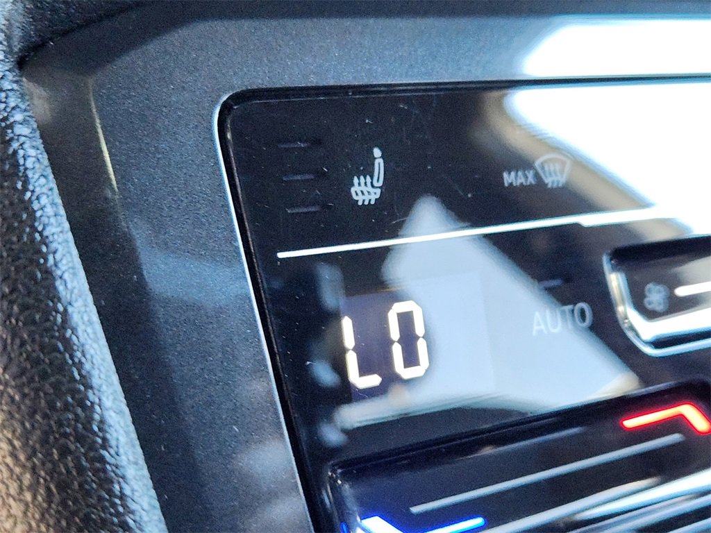 Used 2022 Volkswagen Tiguan SE R-Line image 14