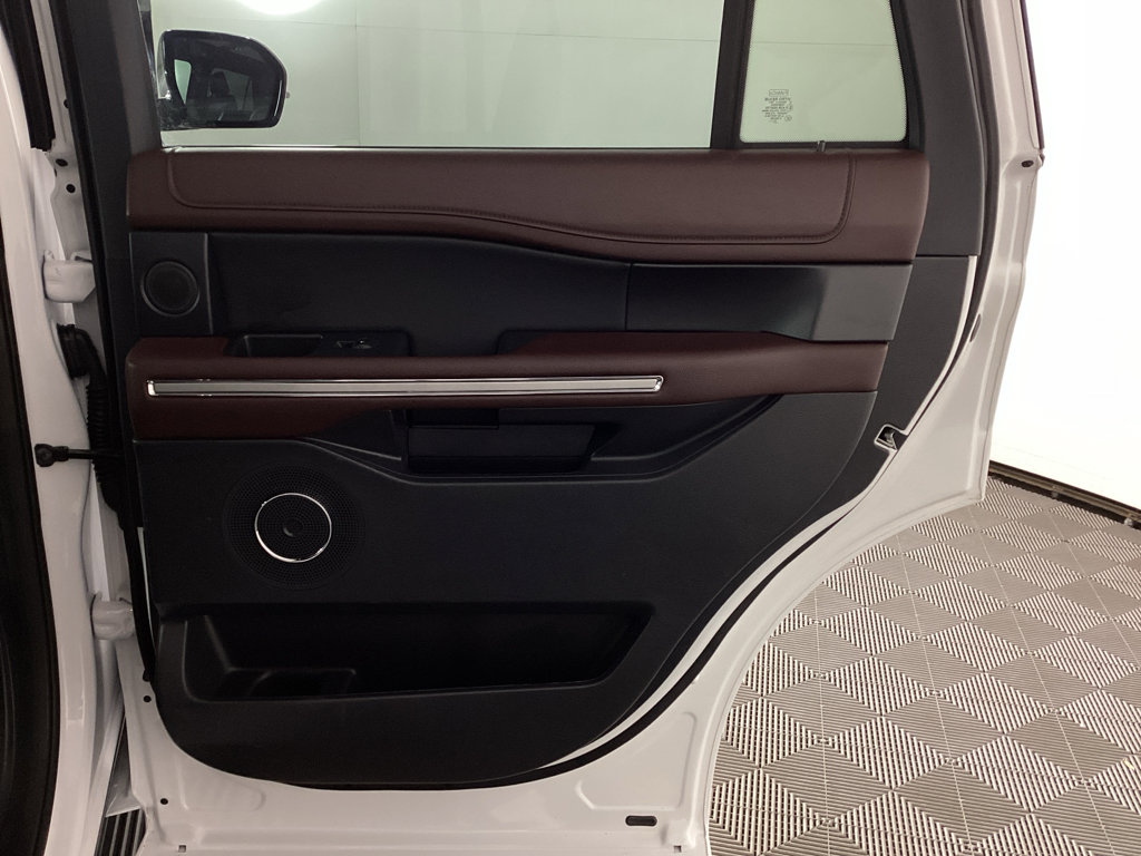 Used 2024 Ford Expedition Limited image 13