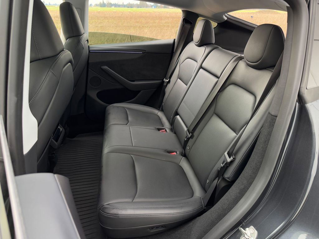 Used 2026 Tesla Model Y Long Range image 23