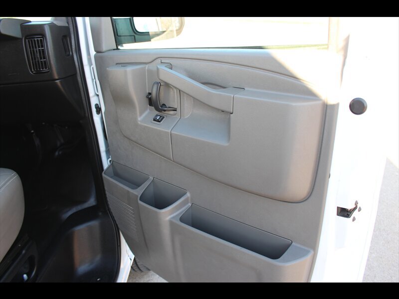 Used 2020 Chevrolet Express 3500 LS RWD image 28