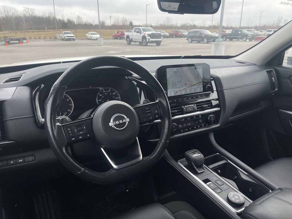 Used 2023 Nissan Pathfinder SL image 17