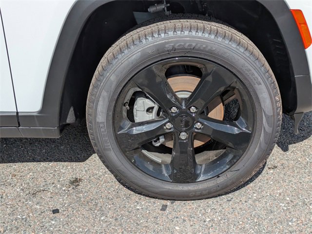 New 2025 Jeep Grand Cherokee Limited w/ Luxury Tech Group II image 10