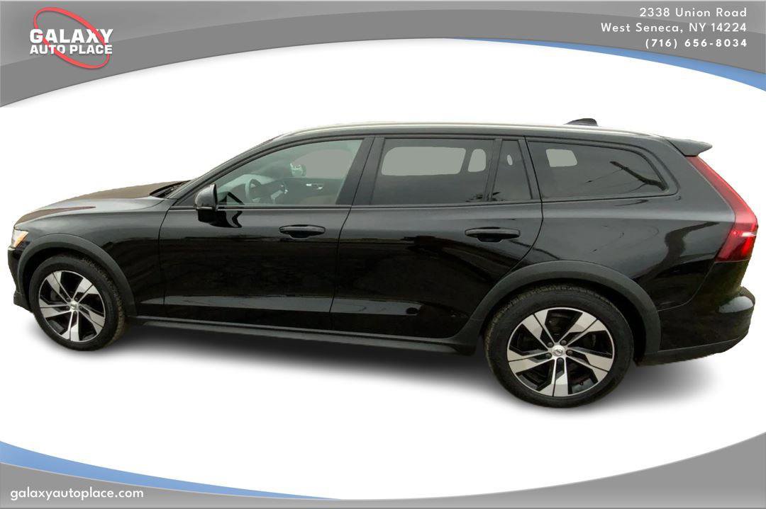 Used 2020 Volvo V60 T5 Cross Country w/ Protection Package Premier image 8