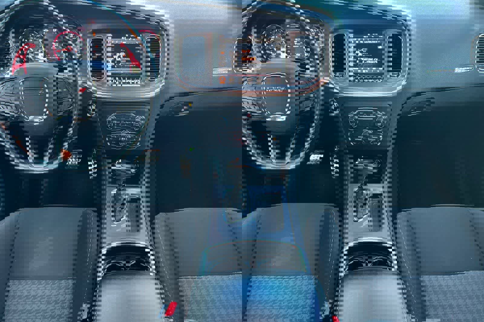 Used 2022 Dodge Charger R/T w/ Performance Handling Group image 4