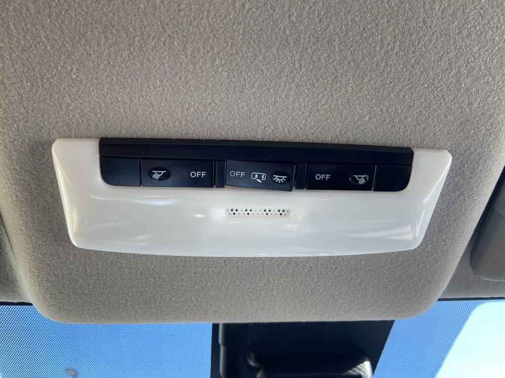 Used 2024 Nissan Versa S w/ Trunk Package image 19