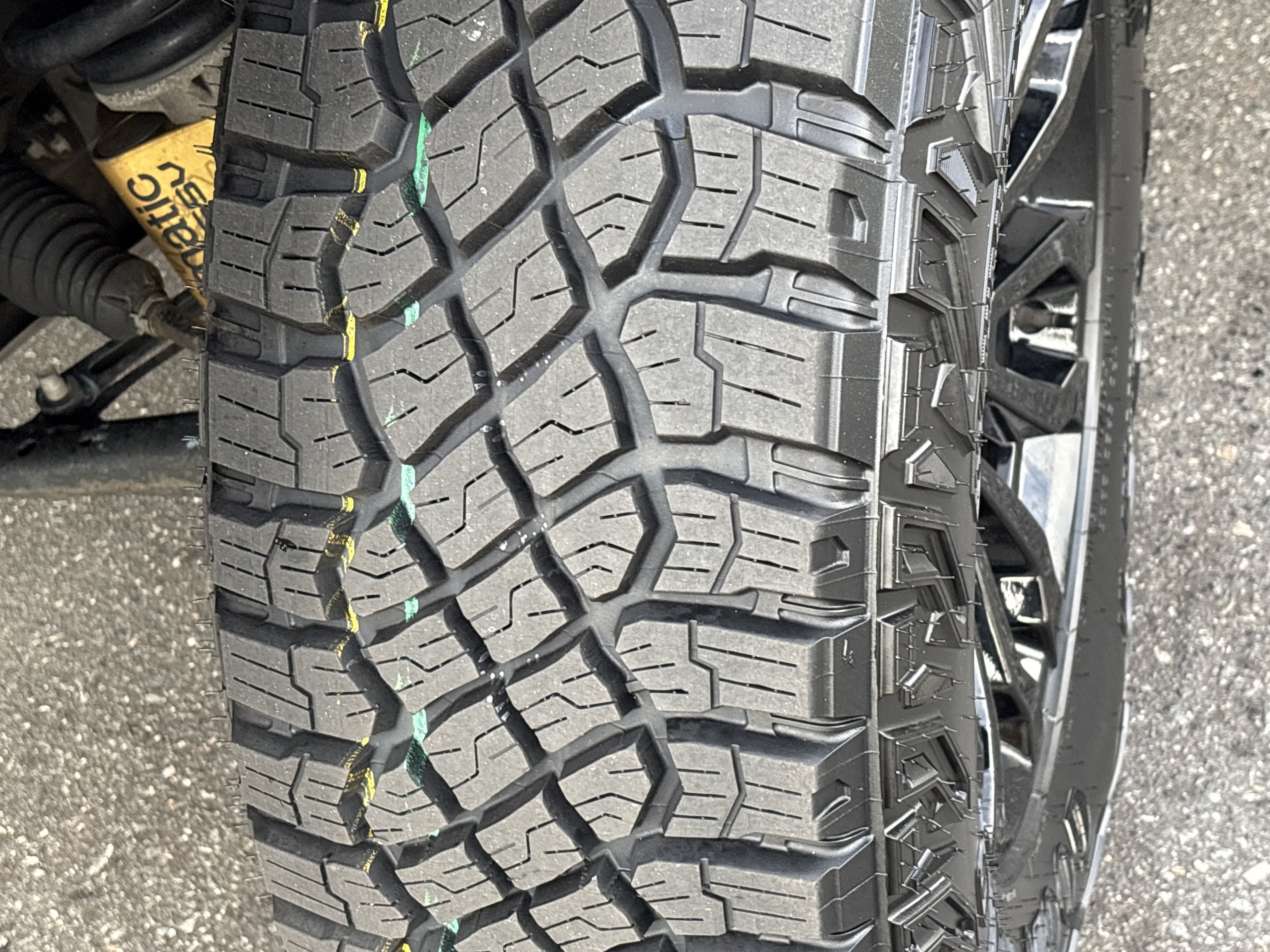 Used 2023 GMC Sierra 1500 AT4X AWD/4WD image 13