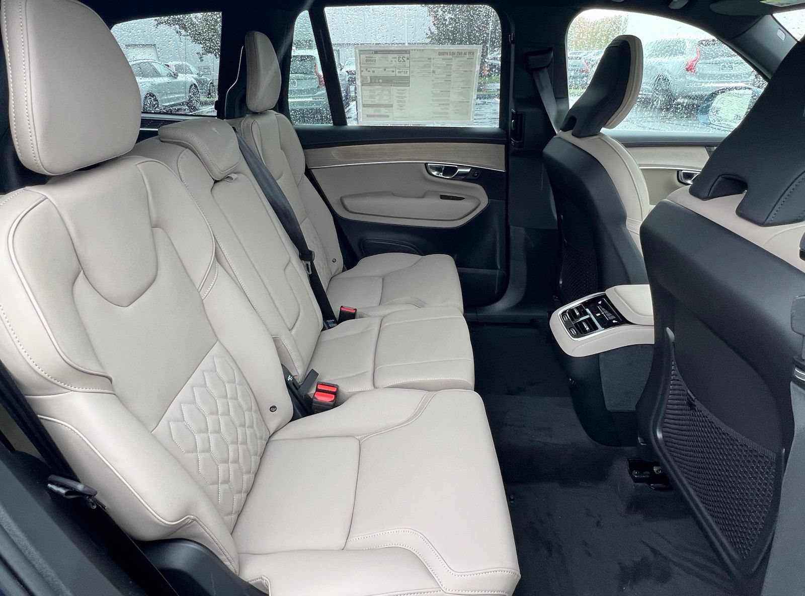 New 2027 Volvo XC60 B5 Core AWD/4WD image 17