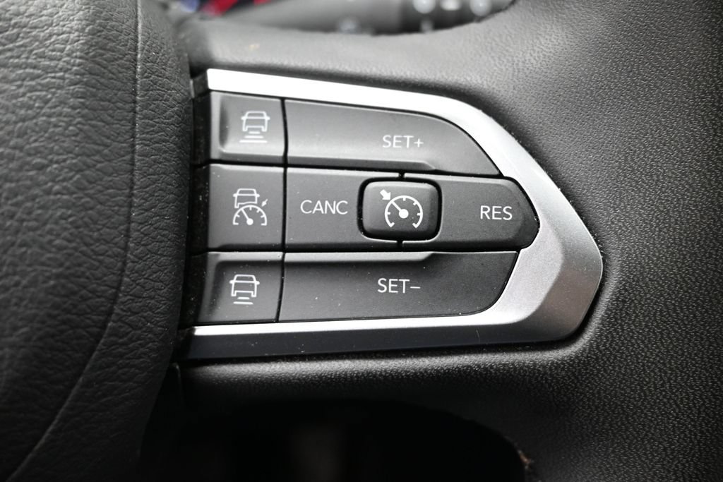 Used 2025 Jeep Compass Limited AWD/4WD image 29