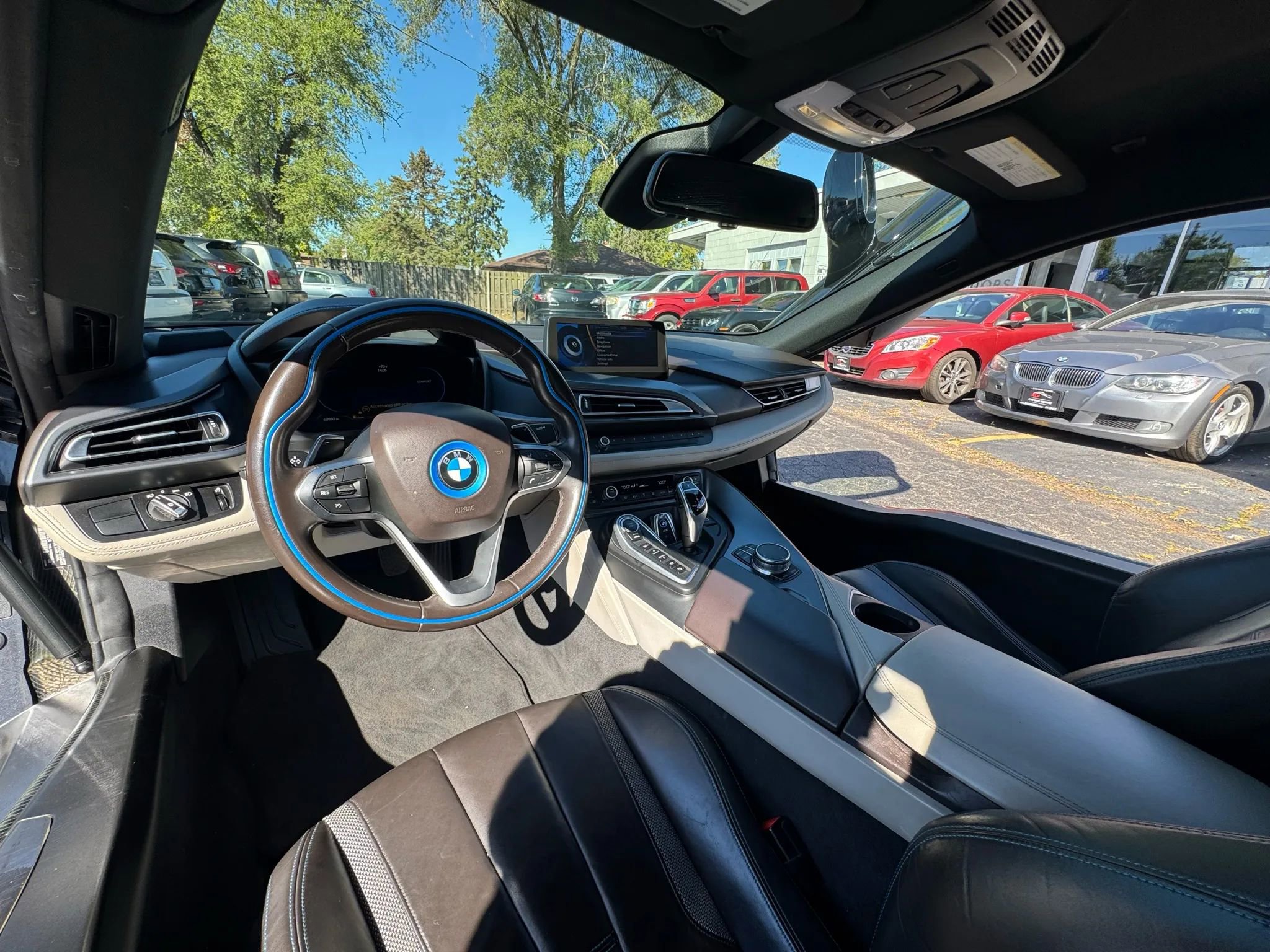 Used 2017 BMW i8 image 2