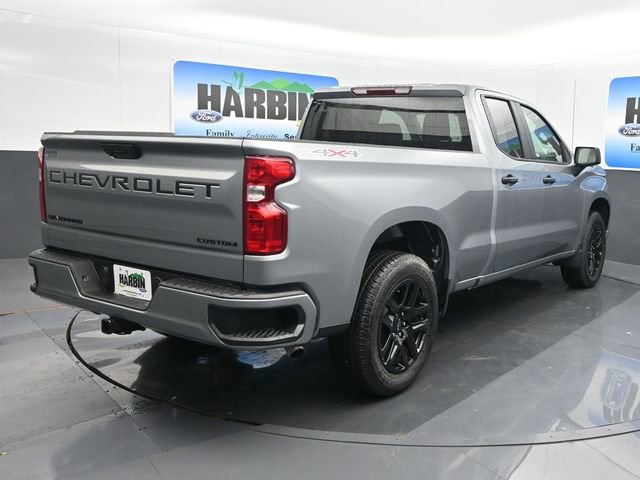 New 2026 Chevrolet Silverado 1500 Custom w/ LPO, Dark Essentials Package AWD/4WD image 5