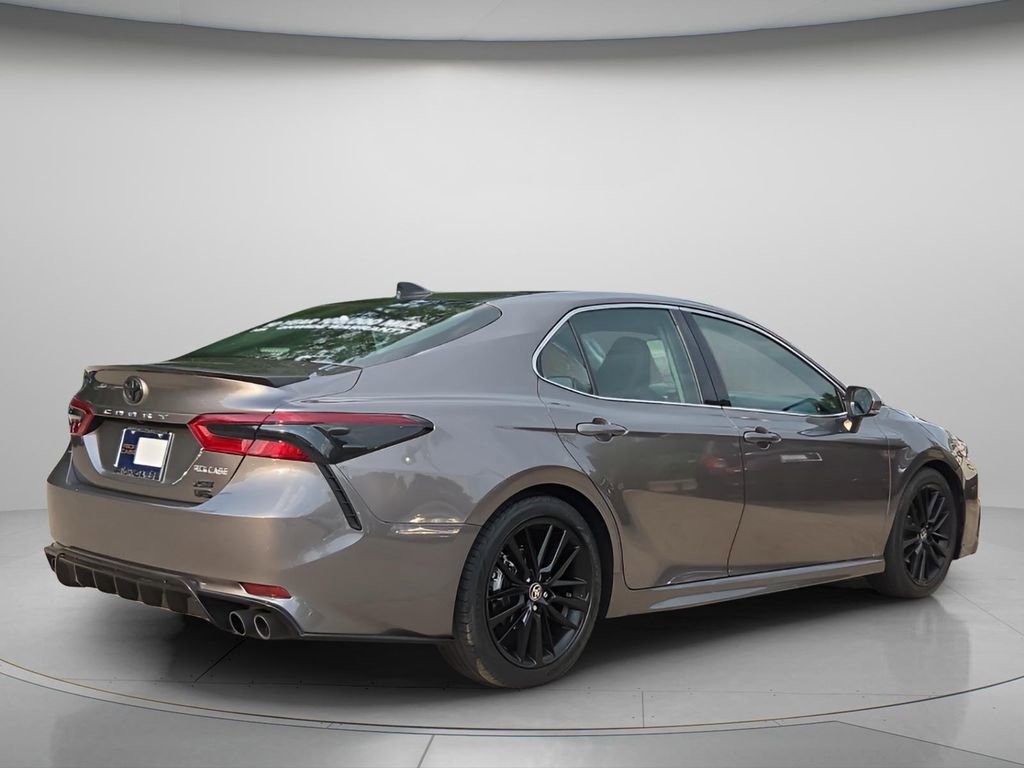 Used 2021 Toyota Camry XSE FWD image 7