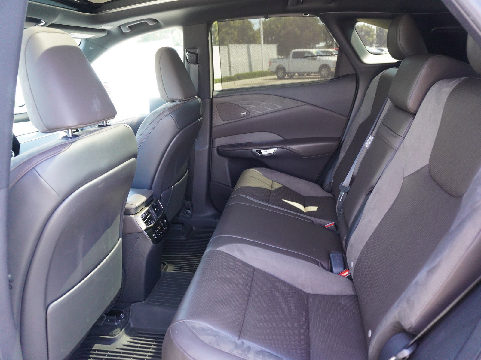 Used 2023 Lexus RX 350 AWD w/ Accessory Package (Z1) image 15