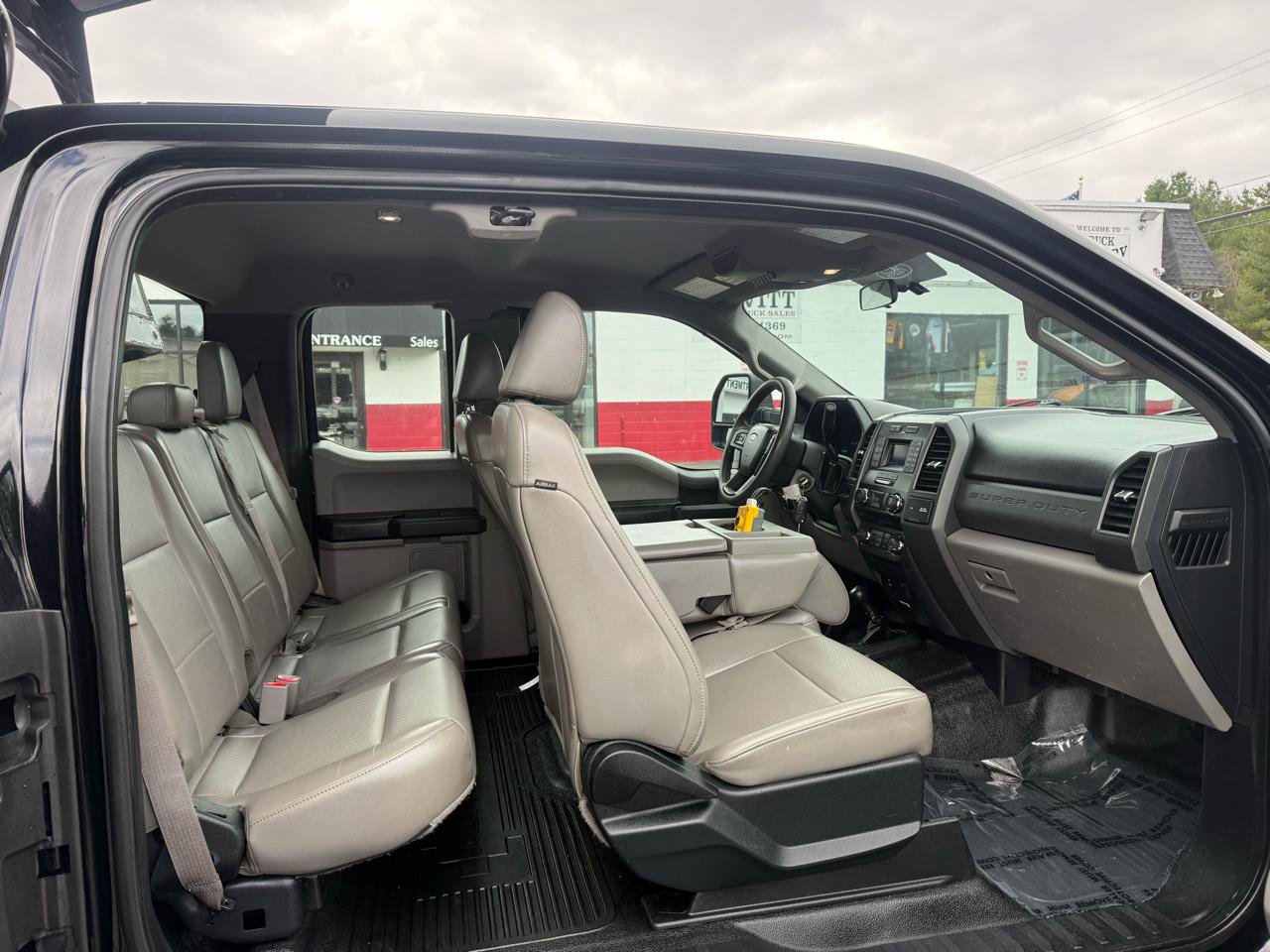 Used 2017 Ford F550 4x4 SuperCab Super Duty image 22