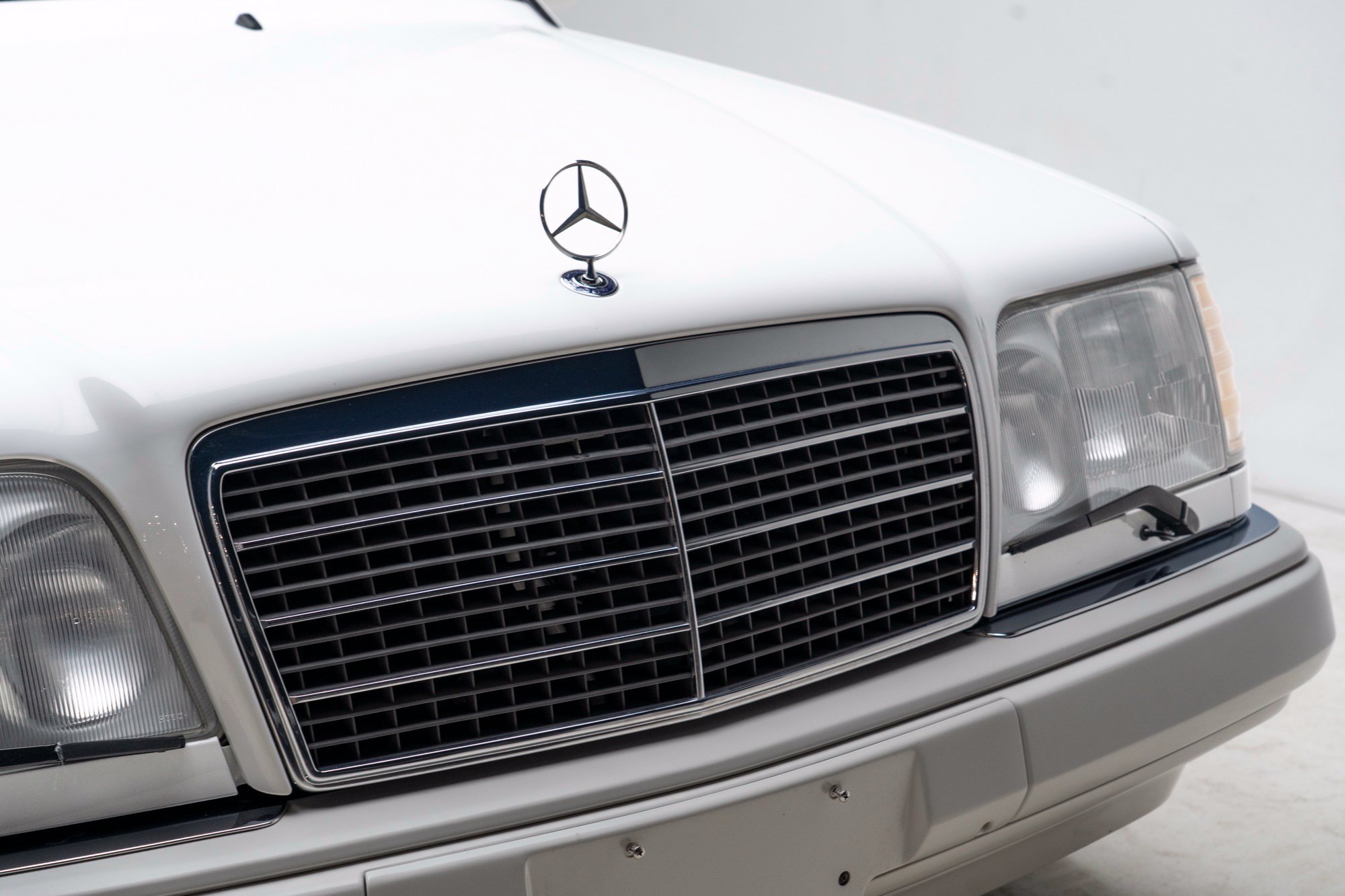 Used 1995 Mercedes-Benz E 320 Convertible image 71