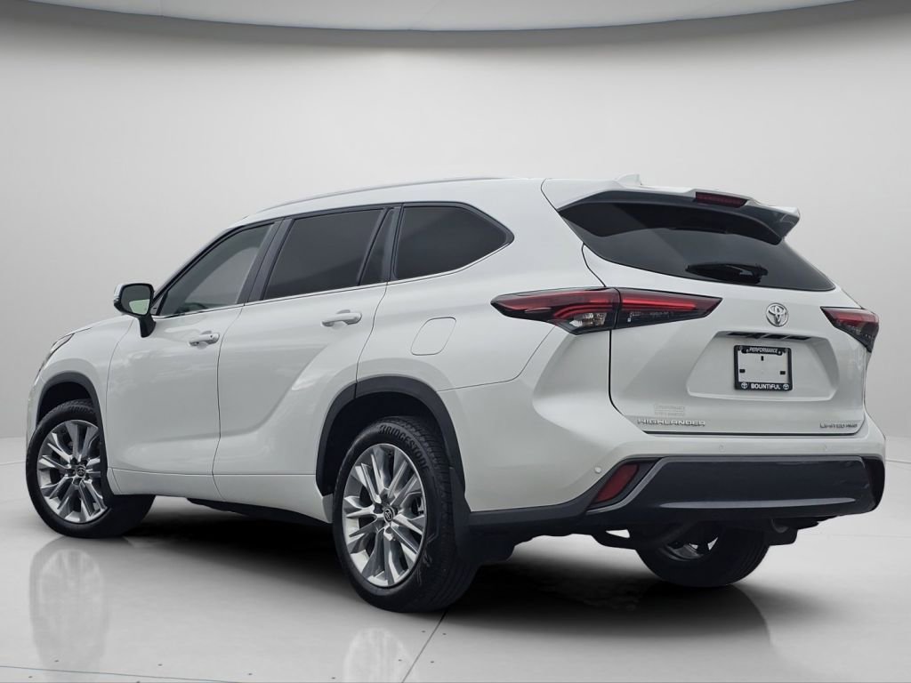 Used 2025 Toyota Highlander Limited image 23