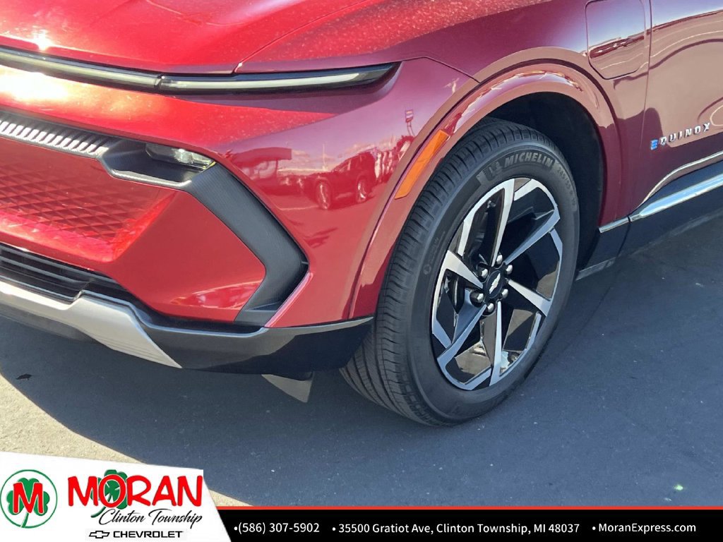 Certified 2024 Chevrolet Equinox EV LT FWD image 9