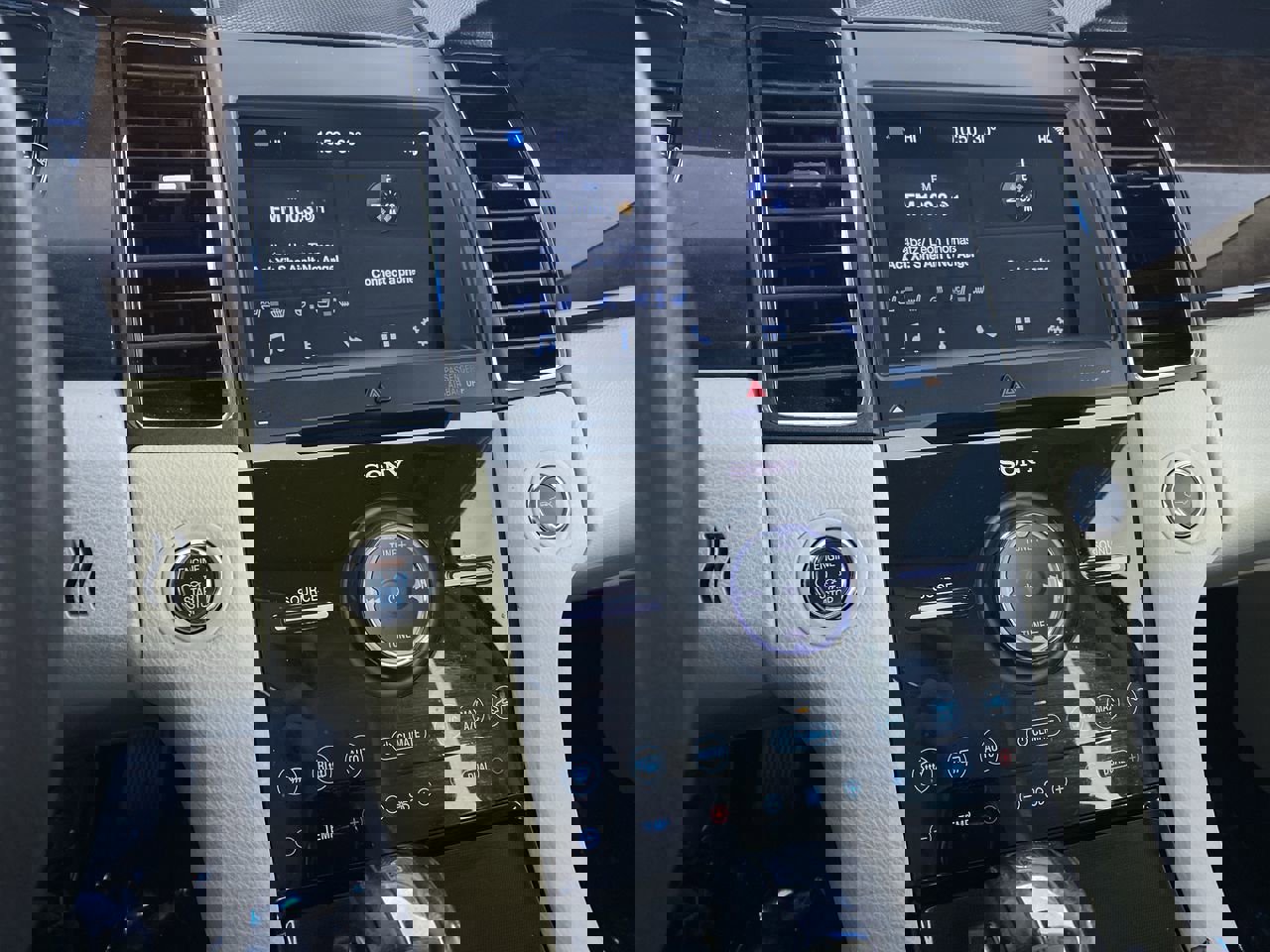 Used 2018 Ford Taurus Limited w/ Driver Assist Package image 5