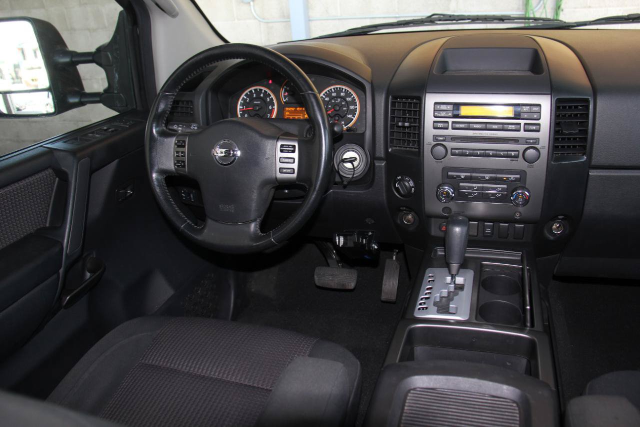 Used 2008 Nissan Titan SE AWD/4WD image 9