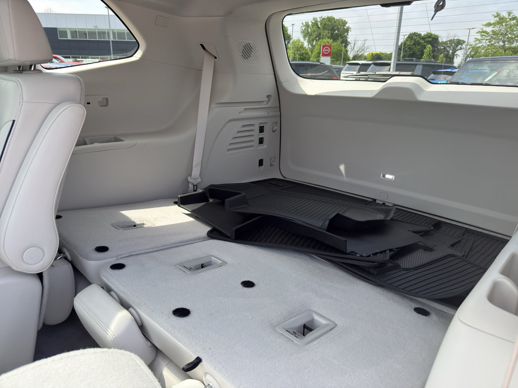 Certified 2025 Buick Enclave Avenir w/ Super Cruise Package FWD image 35