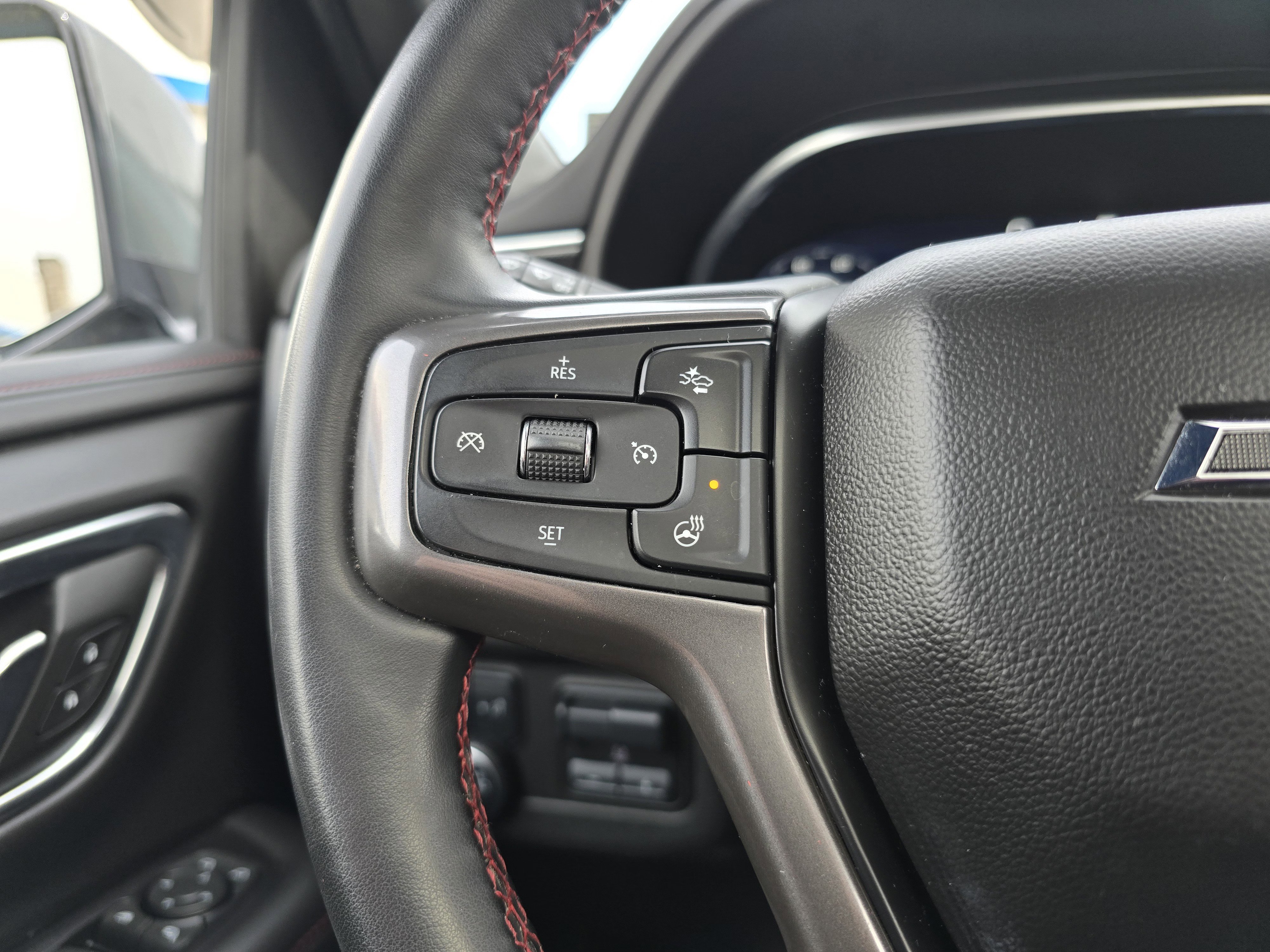 Used 2023 Chevrolet Suburban RST w/ Sport Performance Package image 23