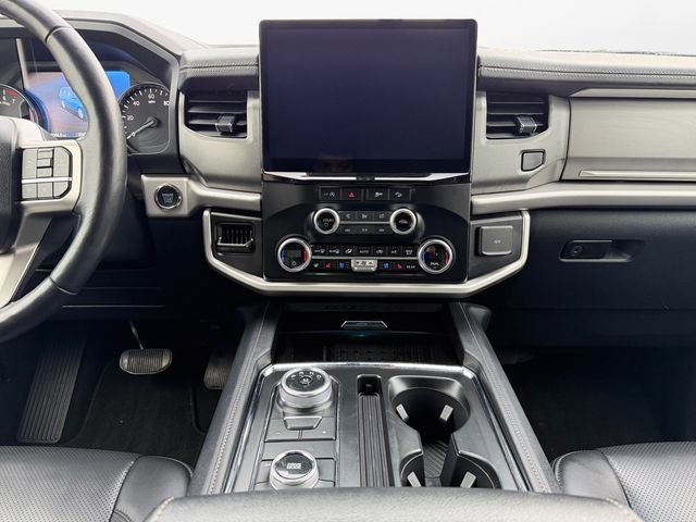 Used 2024 Ford Expedition XLT image 11