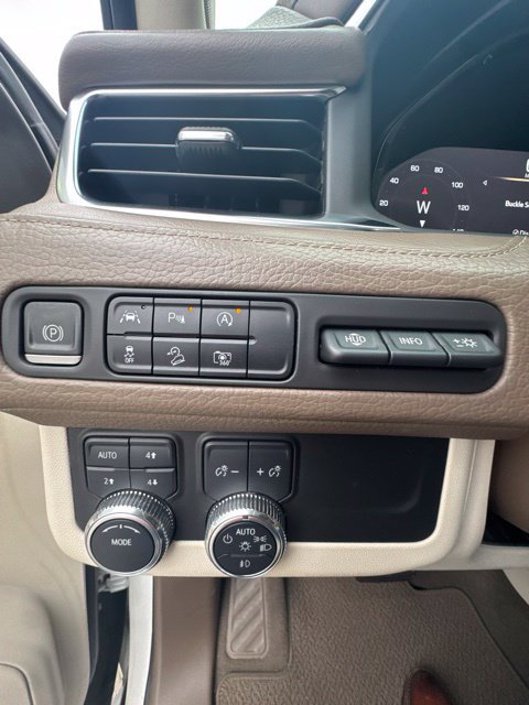 Used 2023 GMC Yukon Denali AWD/4WD image 22
