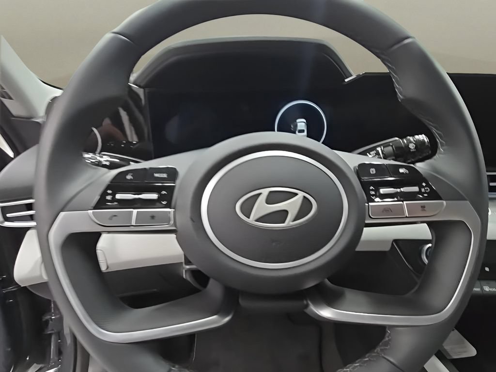 New 2026 Hyundai Elantra Limited FWD image 23