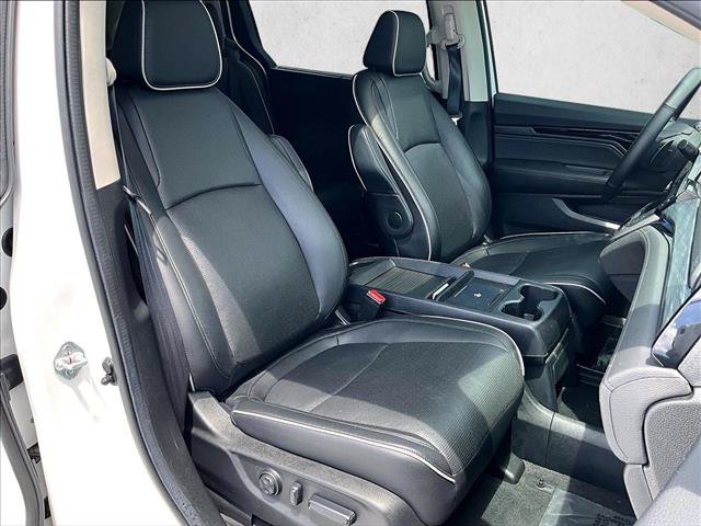 Used 2025 Honda Odyssey Elite image 9