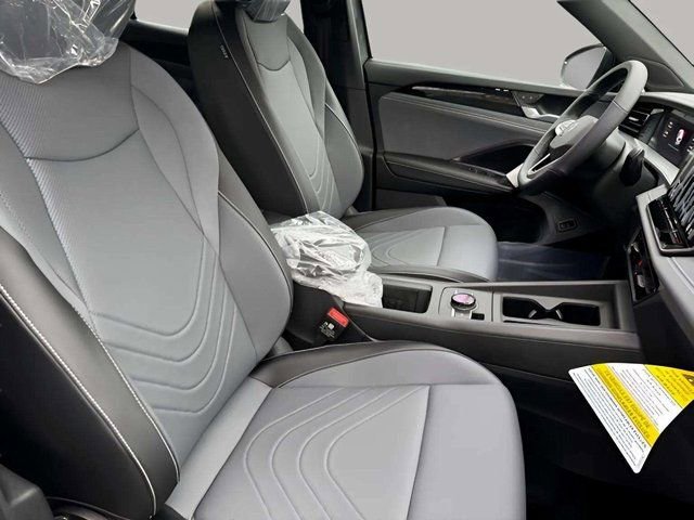 New 2026 Volkswagen Tiguan SE R-Line image 9