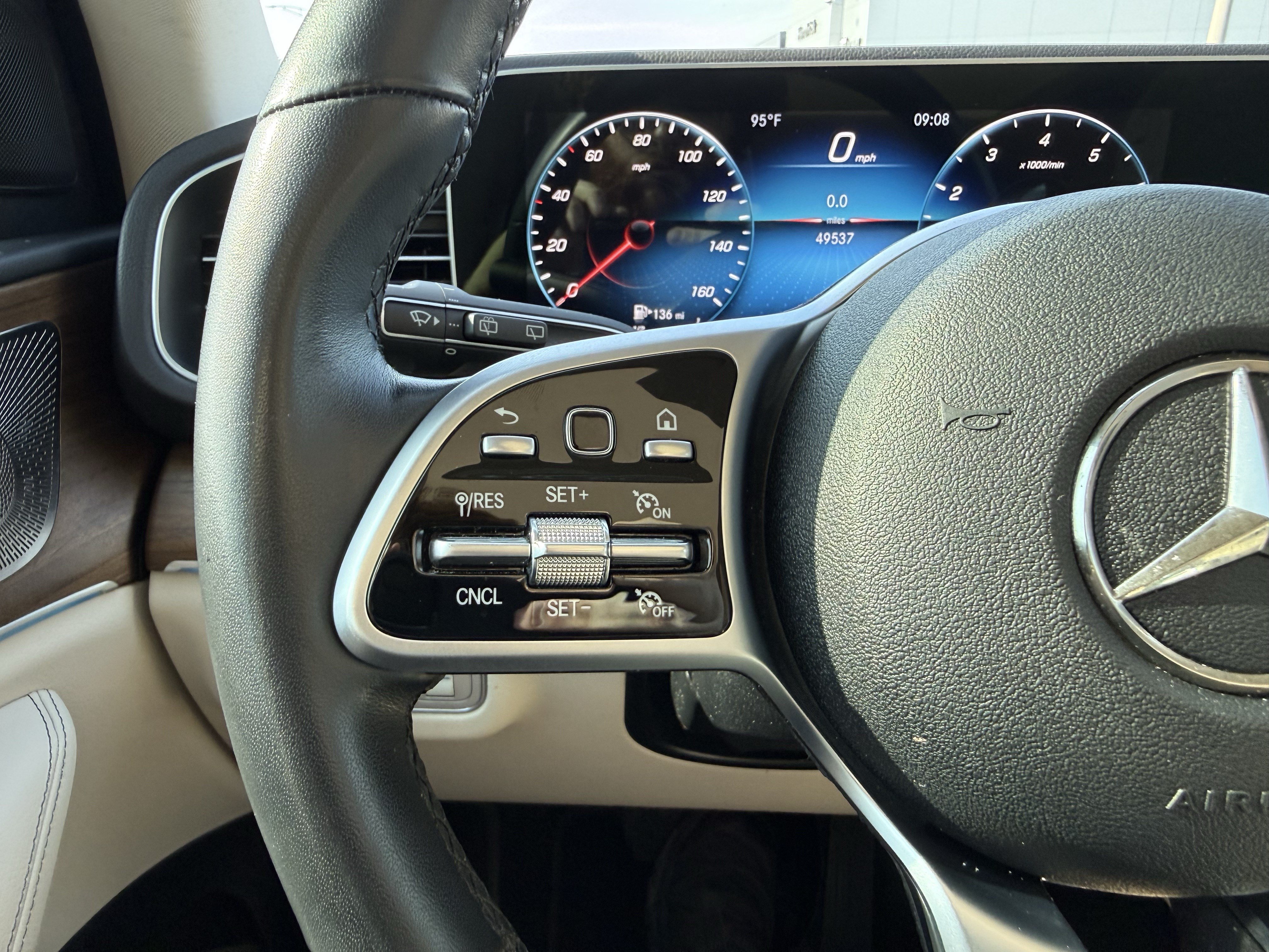 Used 2022 Mercedes-Benz GLE 350 4MATIC image 17