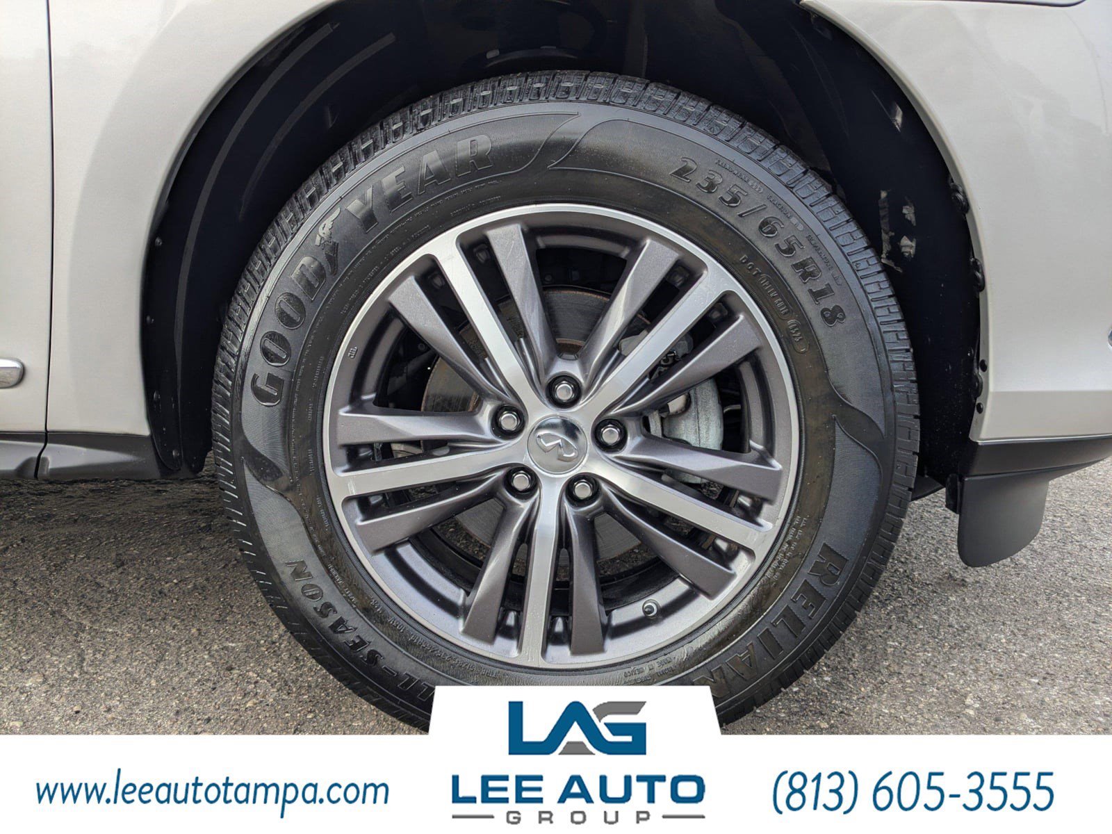 Used 2019 INFINITI QX60 Luxe w/ Essential Package image 10