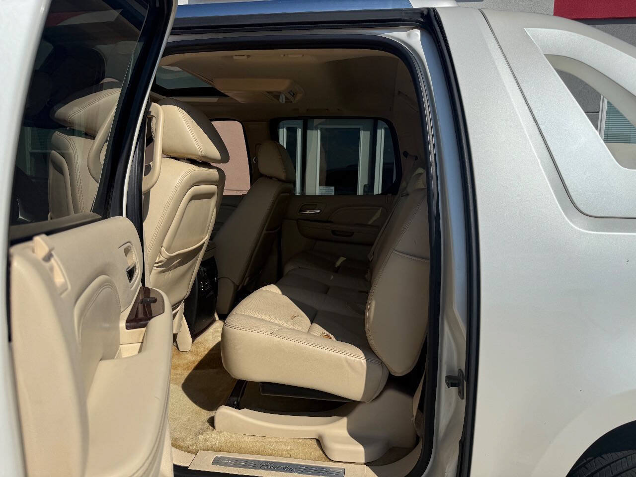 Used 2007 Cadillac Escalade EXT w/ Information Package AWD/4WD image 10