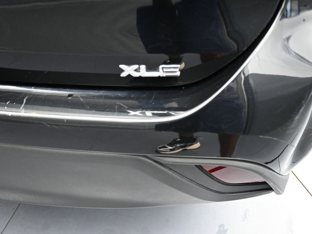 Certified 2021 Toyota Highlander XLE image 5