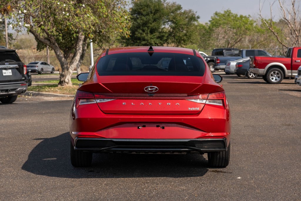 Used 2023 Hyundai Elantra Limited image 4
