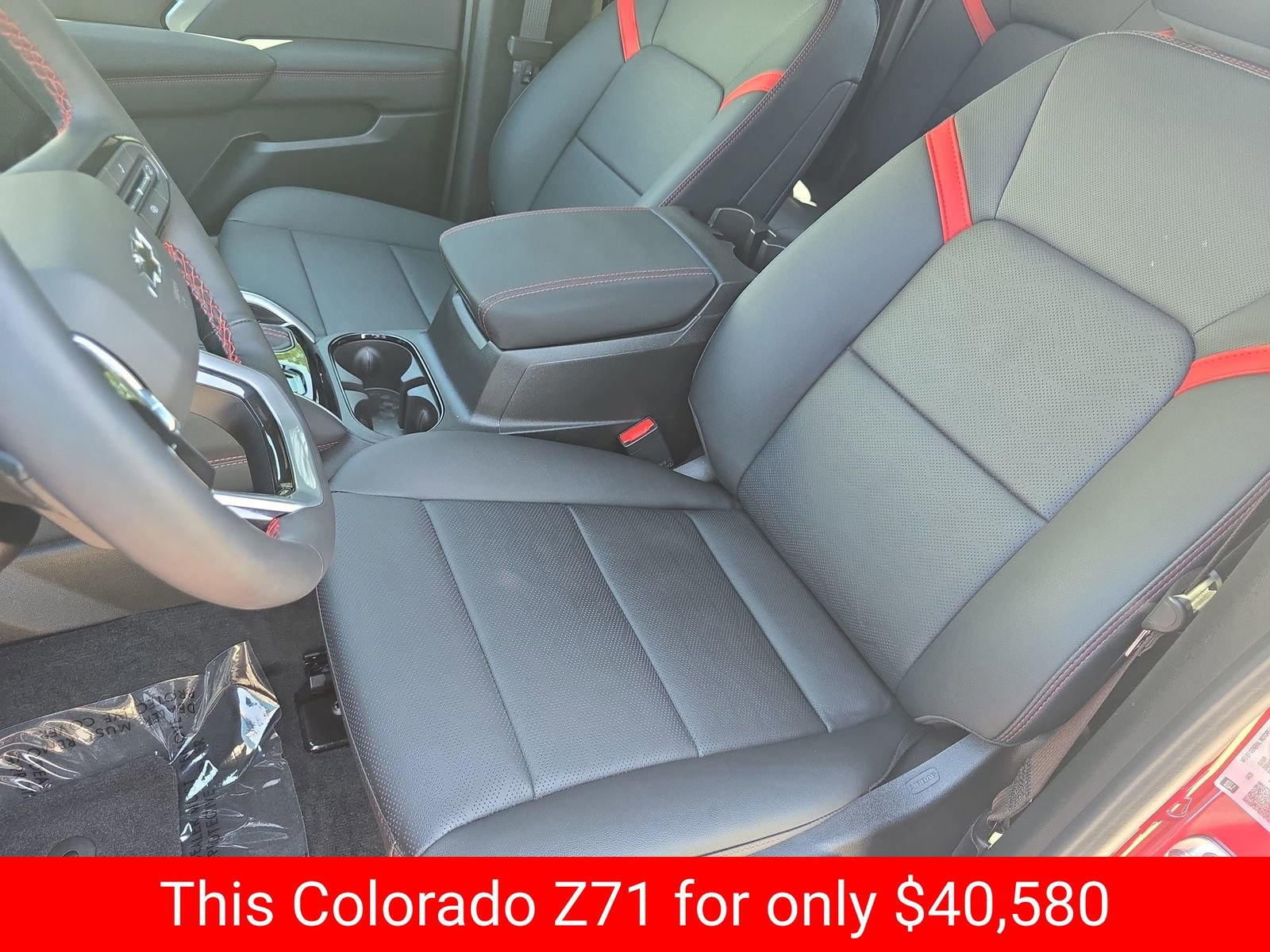 Used 2025 Chevrolet Colorado Z71 w/ Z71 Convenience Package 2 AWD/4WD image 21