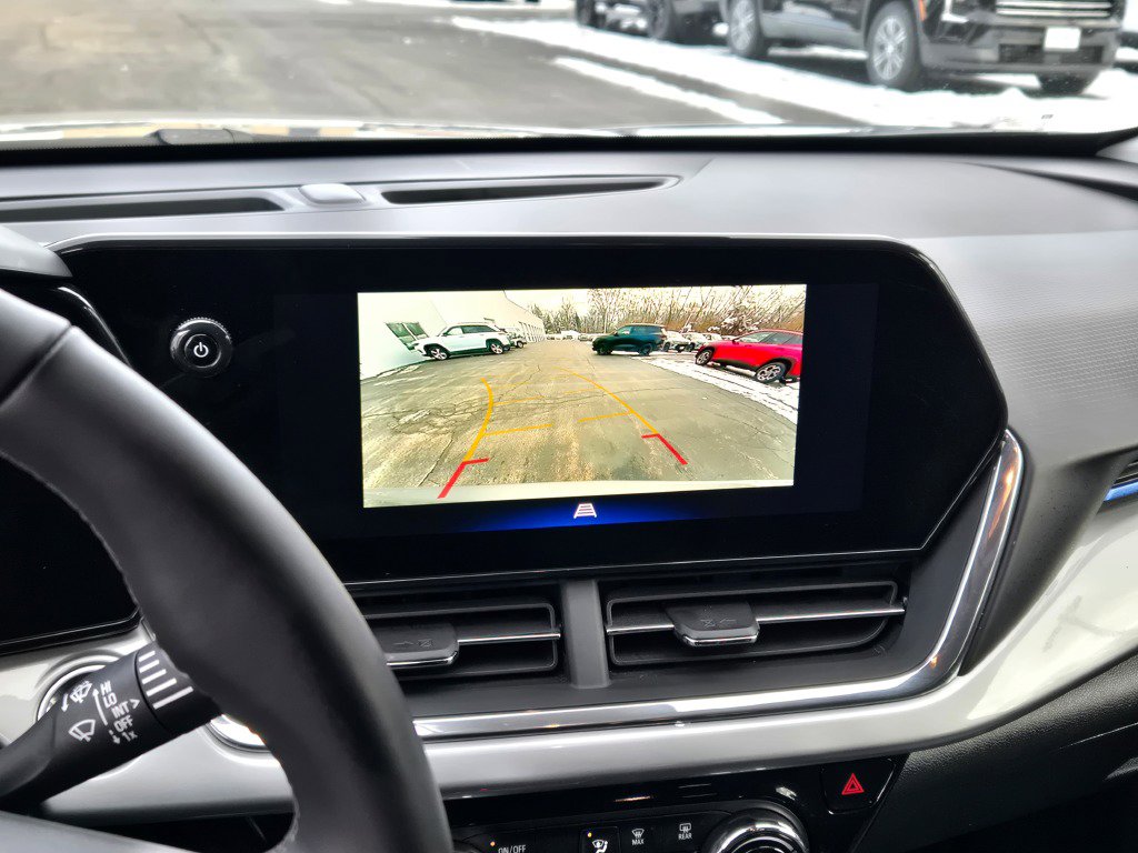 Certified 2025 Chevrolet Trax LT w/ LT Convenience Package image 25