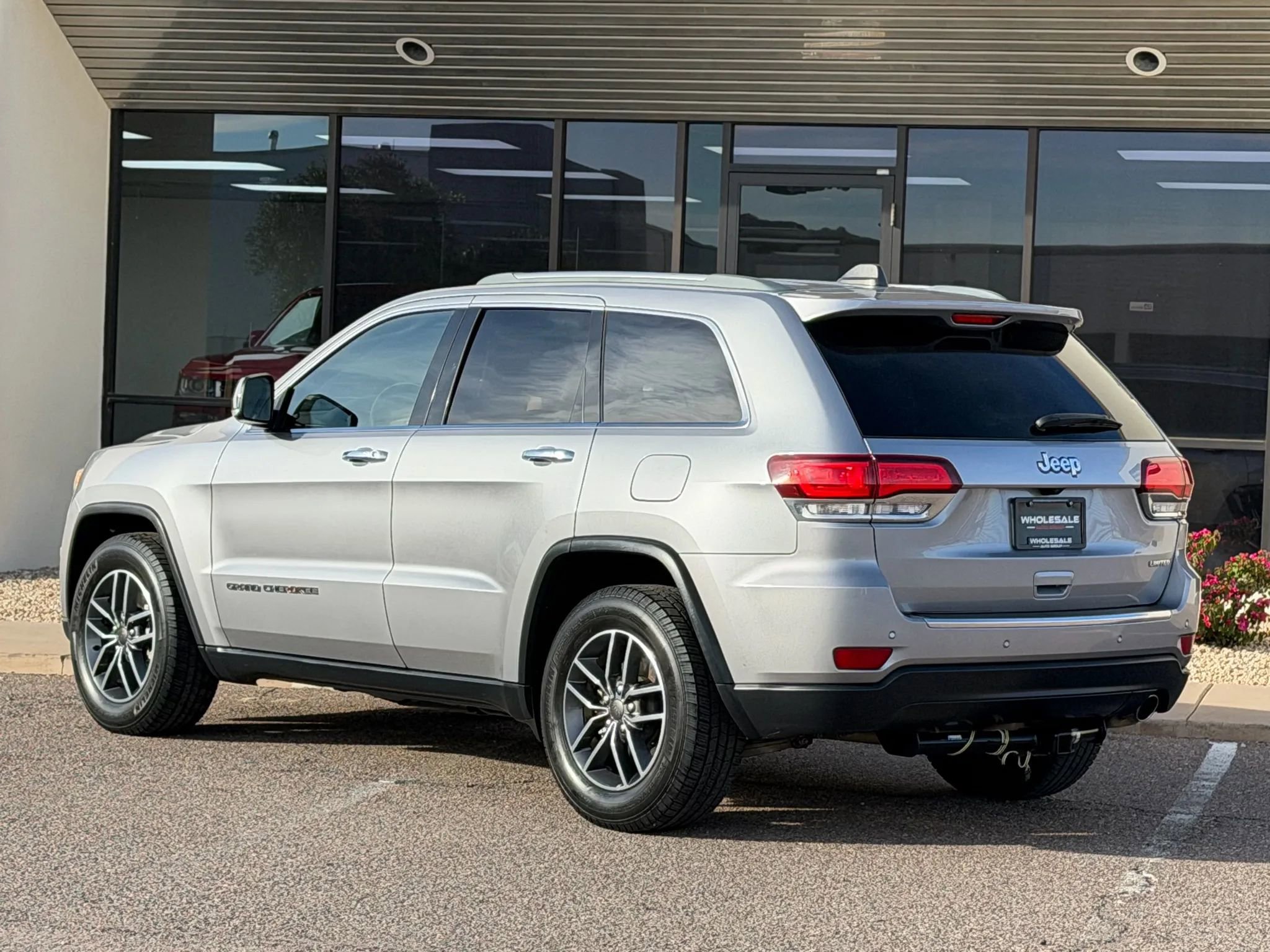 Used 2020 Jeep Grand Cherokee Limited w/ Luxury Group II image 6